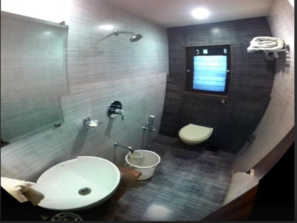 Motel Visava Mahad Bilik gambar